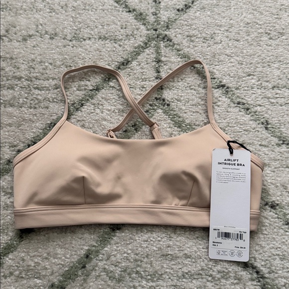 NWT - Alo Yoga Airlift intrigue bra size Small / Macadamia - Picture 3 of 6